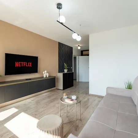 Mohost Noblesse - Chic Urban Retreat *