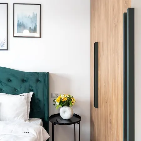 Mohost Noblesse - Chic Urban Retreat בראשוב