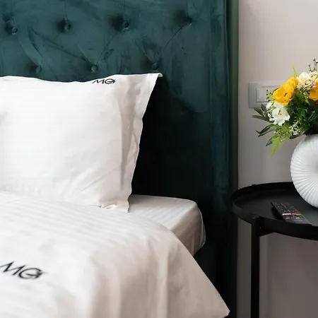 Mohost Noblesse - Chic Urban Retreat