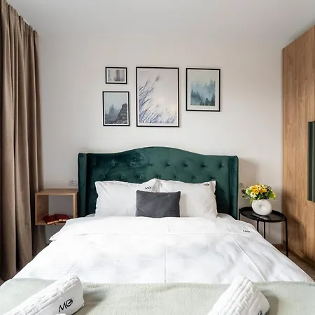 Mohost Noblesse - Chic Urban Retreat דירה *