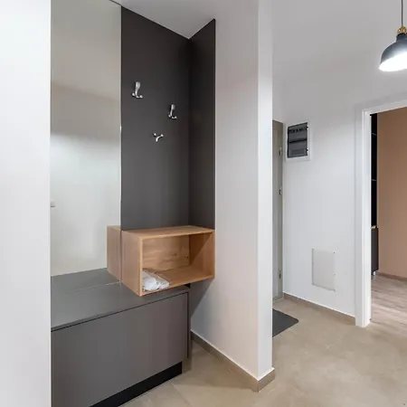 Mohost Noblesse - Chic Urban Retreat